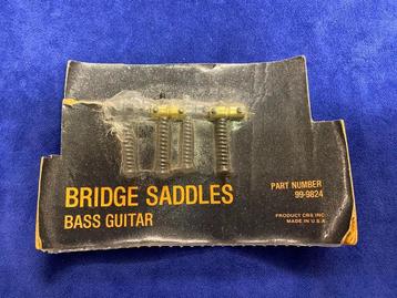 N.O.S Fender Brass Bass Bridge Saddles+ stringretainers 80's beschikbaar voor biedingen