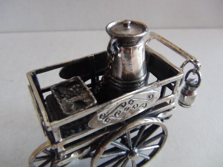 Miniatuur zilver L11C melkkar + tap zilveren miniaturen, Antiek en Kunst, Antiek | Goud en Zilver, Zilver, Verzenden