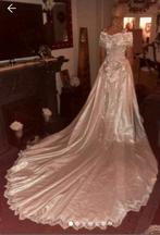 Vintage Trouwjurk Maat 36 - Lange Sleep & Steentjes, Ophalen of Verzenden, Zo goed als nieuw, Wit, Trouwjurk