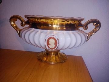 Vaas met Gouden Accenten beschikbaar voor biedingen