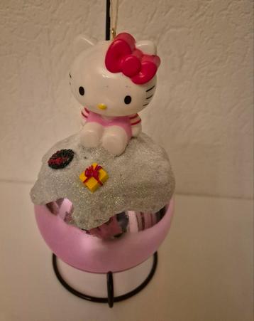 Leuke kerstbal met Hello kitty

 beschikbaar voor biedingen