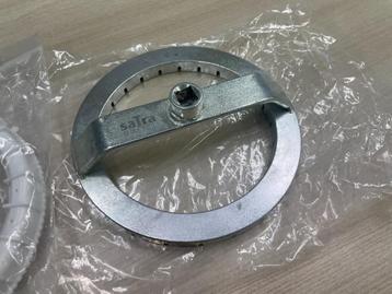 Mercedes Brandstofpomp Sleutel Brandstoftank W164 W166 W251 beschikbaar voor biedingen