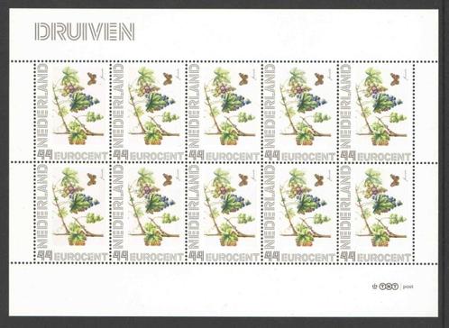 Bloemenpracht op postzegels: Druiven, Postzegels en Munten, Postzegels | Nederland, Postfris, Na 1940, Ophalen of Verzenden
