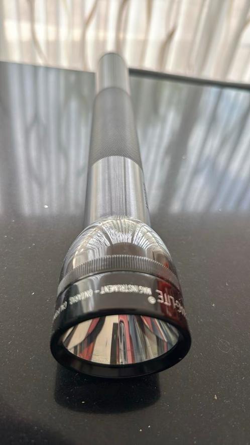 Maglite zaklamp – USA – zwart – met batterij, Sieraden, Tassen en Uiterlijk, Uiterlijk | Cosmetica en Make-up, Zo goed als nieuw