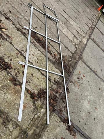 Rvs metalen hek beschikbaar voor biedingen