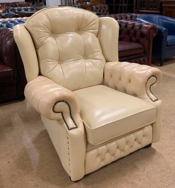 Prachtige Chesterfield Fauteuil Crème. beschikbaar voor biedingen