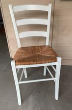 Wit brocante stoeltje met rieten zitting, Huis en Inrichting, Stoelen, Ophalen, Riet of Rotan, Gebruikt, Wit