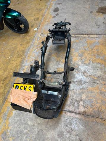 Frame met kenteken Sym New Xpro 2022 beschikbaar voor biedingen