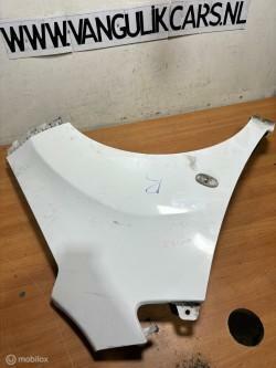 Voorscherm rechts wit Chevrolet Spark beschikbaar voor biedingen