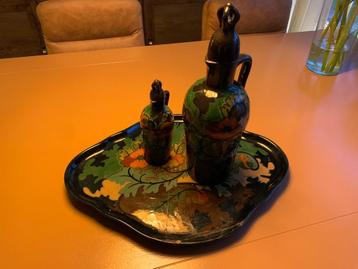 antiek plateel beschikbaar voor biedingen