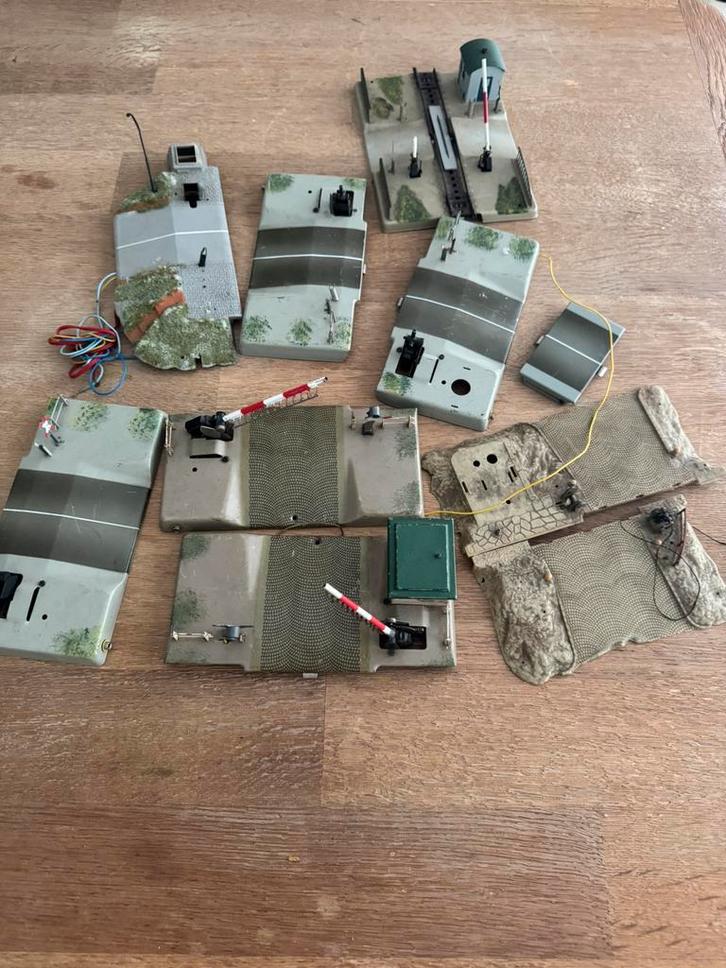 Märklin overwegen. Kaveltje HO wisselstroom zie tekst, Hobby en Vrije tijd, Modeltreinen | H0, Gebruikt, Overige typen, Wisselstroom