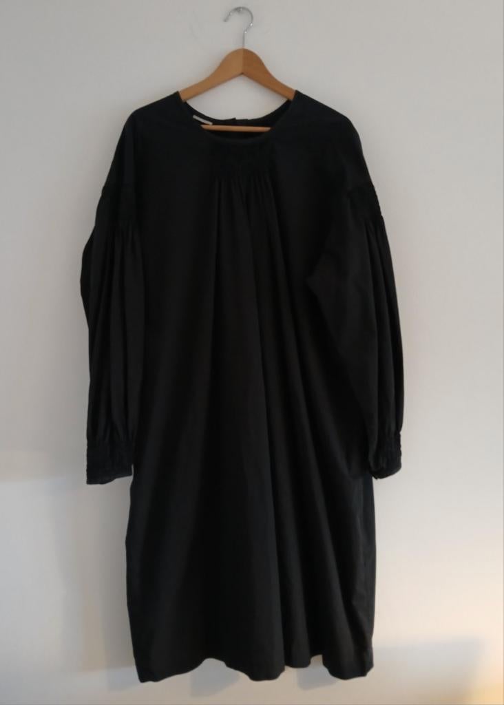 Oversized jurk zwart Dries van Noten, mt 38, nieuw, Kleding | Dames, Ophalen of Verzenden, Nieuw, Zwart, Onder de knie