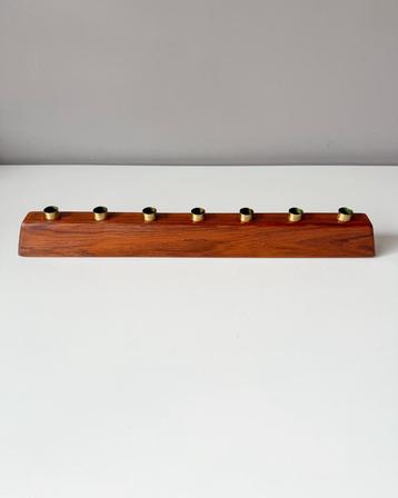 Vintage kandelaar | Teak en messing beschikbaar voor biedingen