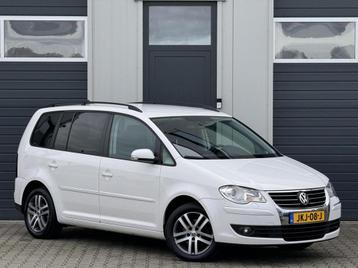 Volkswagen Touran 1.4 TSI Highline Business DSG / Keurig beschikbaar voor biedingen