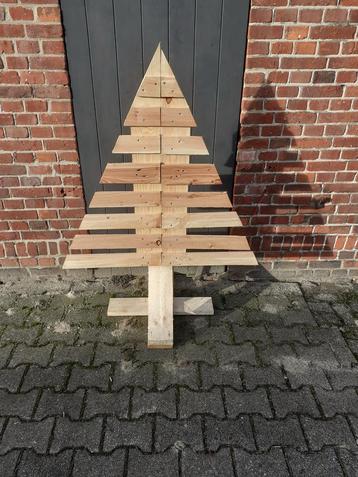 Houten Kerstbomen - Op Maat Gemaakt beschikbaar voor biedingen