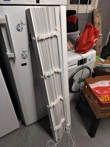Houten lamellen beschikbaar voor biedingen