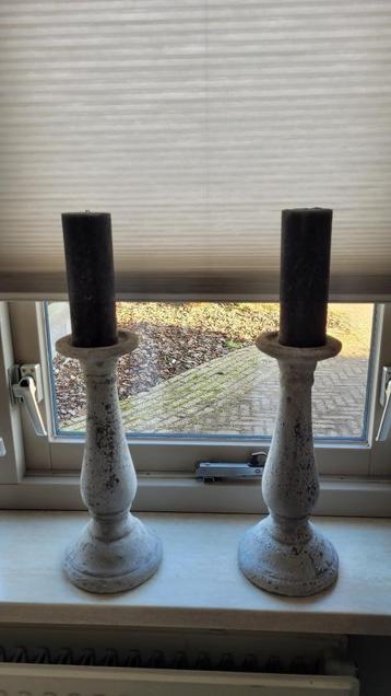 Kaarsen kandelaars beschikbaar voor biedingen