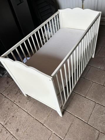 Ledikant wit incl matras beschikbaar voor biedingen