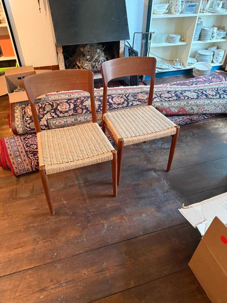 2x eetkamerstoel – Henning Kjaernulf, Korup Stolefabrik, Huis en Inrichting, Stoelen, Gebruikt, Twee, Hout, Riet of Rotan, Bruin