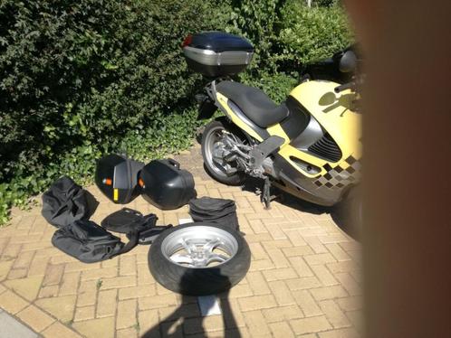 Topkoffer Givi Maxia , Tanktas + div. grondplaten, Motoren, Accessoires | Koffers en Tassen, Zo goed als nieuw, Ophalen of Verzenden