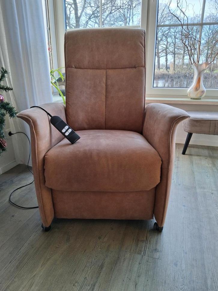 Comfortabele Sta Op Stoel Relaxfauteuil, Huis en Inrichting, Fauteuils, Zo goed als nieuw, Stof, 75 tot 100 cm, 75 tot 100 cm