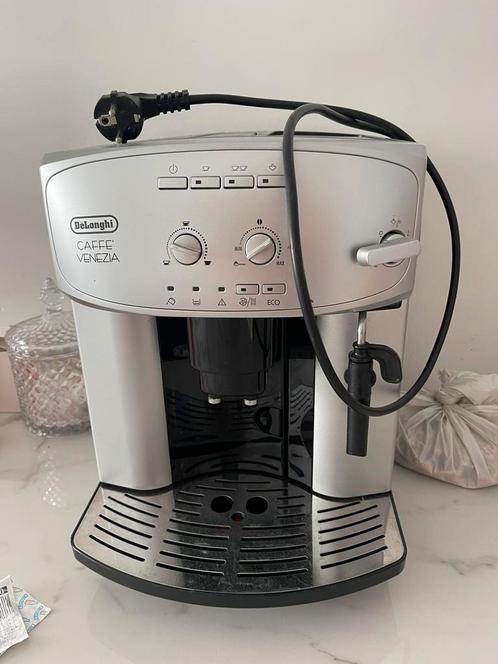 DeLonghi Caffè Venezia ESAM2200, Witgoed en Apparatuur, Koffiezetapparaten, Gebruikt, Espresso apparaat, Stoompijpje, Ophalen of Verzenden
