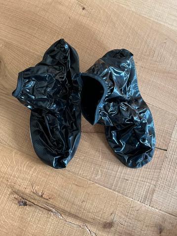 Regen overtrekschoenen beschikbaar voor biedingen