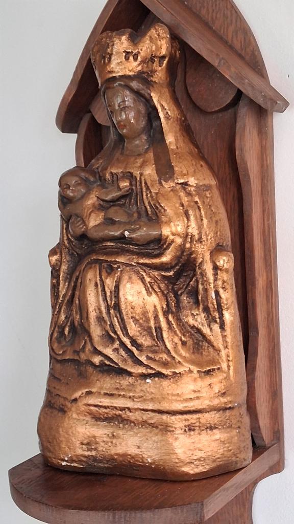 Zwarte Madonna. Polychroom gips. Verguld. Ca 1900. 26 cm., Verzamelen, Religie, Gebruikt, Christendom | Katholiek, Beeld(je), Ophalen