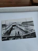 STELLENDAM.  SCHUTSLUIS, Verzamelen, Ansichtkaarten | Nederland, Ophalen of Verzenden, Voor 1920