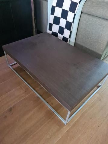 Set van bruine zilveren salontafel en bijzettafel beschikbaar voor biedingen