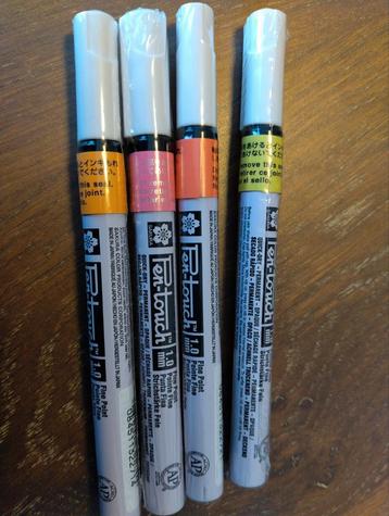 Sakura pen touch 1,0mm 4 stuks beschikbaar voor biedingen
