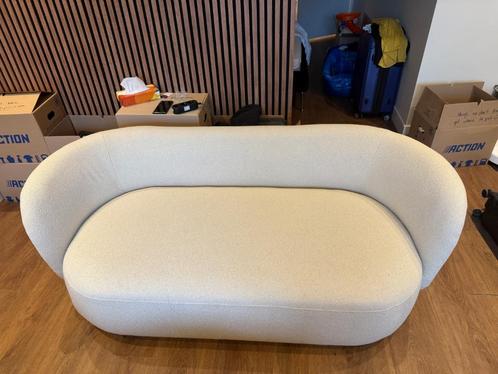 2.5-Seater White Luxury Sofa, Huis en Inrichting, Banken | Sofa's en Chaises Longues, Zo goed als nieuw, Driepersoons, Minder dan 150 cm
