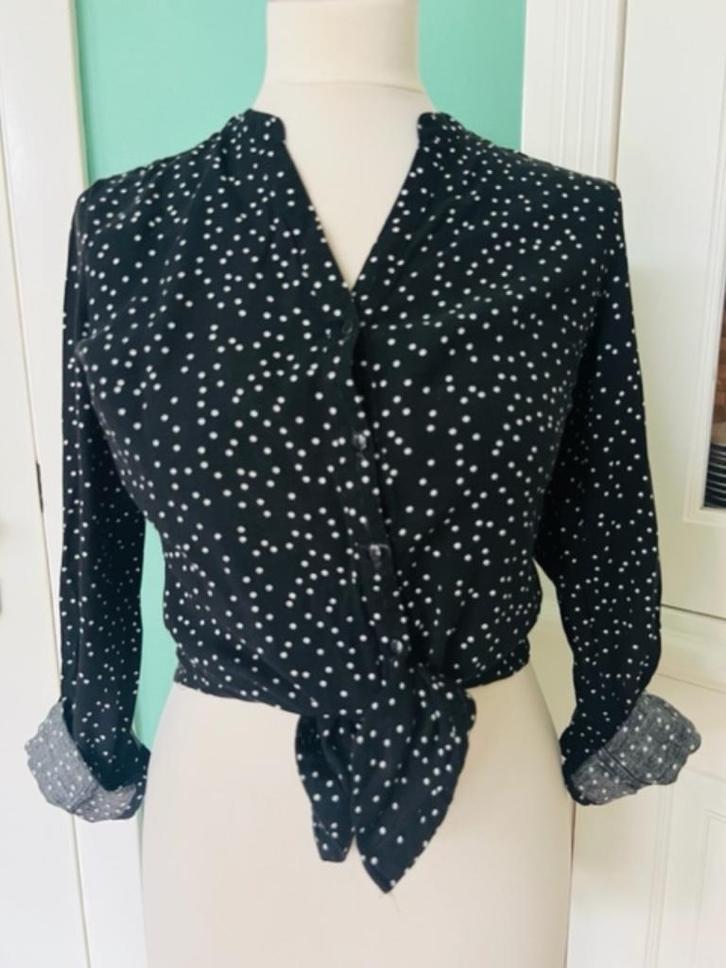Zwart met wit stipje blouse maat 34 als nieuw, Primark., Kleding | Dames, Blouses en Tunieken, Zo goed als nieuw, Maat 34 (XS) of kleiner