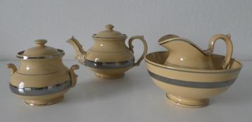 Petrus Regout, Theeservies model Berlijn, geelsteen 1850/90 beschikbaar voor biedingen