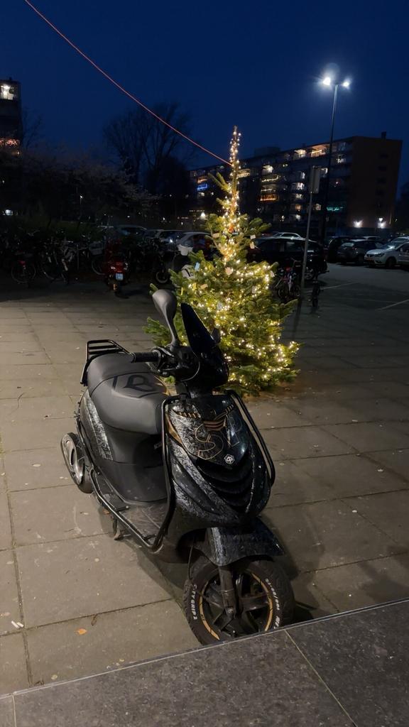 Piaggio Zip 50cc Custom met Veel Opties!, Fietsen en Brommers, Scooters | Piaggio, Gebruikt, Zip, Maximaal 45 km/u, Benzine, Ophalen