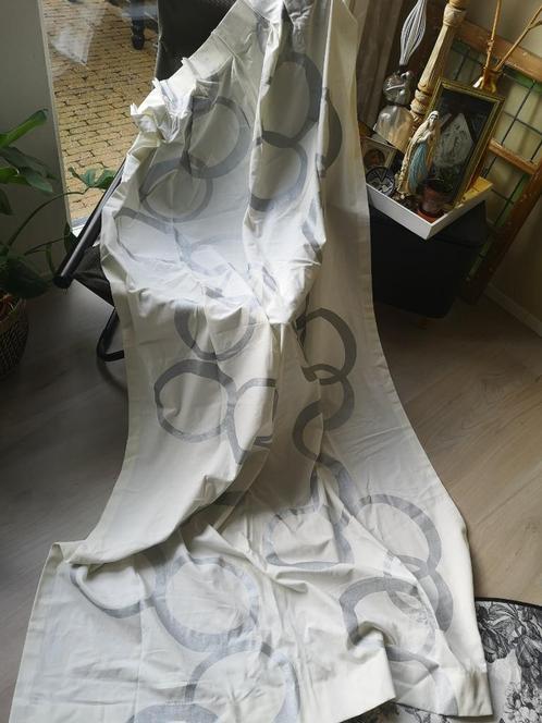 gordijn, zo goed als nieuw met zilveren cirkels, Huis en Inrichting, Stoffering | Gordijnen en Lamellen, Zo goed als nieuw, 200 cm of meer