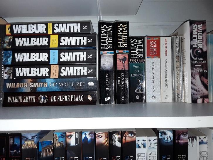 Wilbur Smith Boekenpakket Met 27 Boeken, Boeken, Thrillers, Zo goed als nieuw, Europa overig, Ophalen of Verzenden
