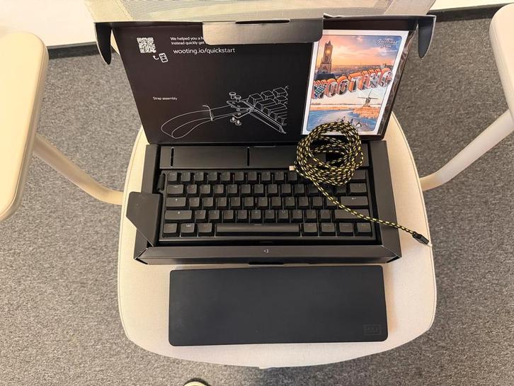 Wooting 60HE Gaming Toetsenbord - met armrest, Computers en Software, Toetsenborden, Zo goed als nieuw, Qwerty, Bedraad, Gaming toetsenbord