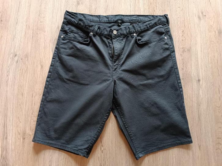 H&M Zwarte Jeans Shorts Slim Fit Maat W33, Kleding | Heren, Spijkerbroeken en Jeans, W33 - W34 (confectie 48/50), Zwart, Verzenden