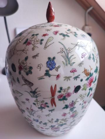Jingdezhen Famille-Rose Porseleinen Gemberpot – Unieke Decor beschikbaar voor biedingen