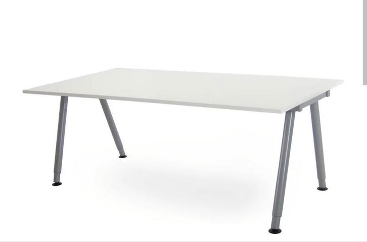 Wit Ikea bureau 160x80, Huis en Inrichting, Bureaus, Zo goed als nieuw, In hoogte verstelbaar, Ophalen