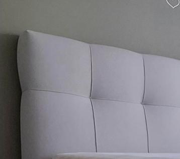 Hoofdbord bed beschikbaar voor biedingen