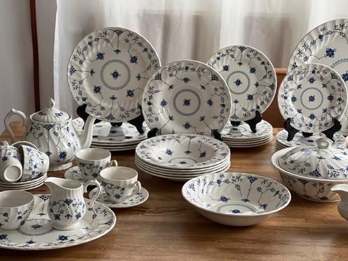 Churchill - Filandia - compleet servies, Antiek en Kunst, Antiek | Servies compleet, Ophalen of Verzenden