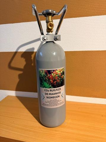 CO2-drukgasfles volledig gevuld nog beschikbaar voor biedingen