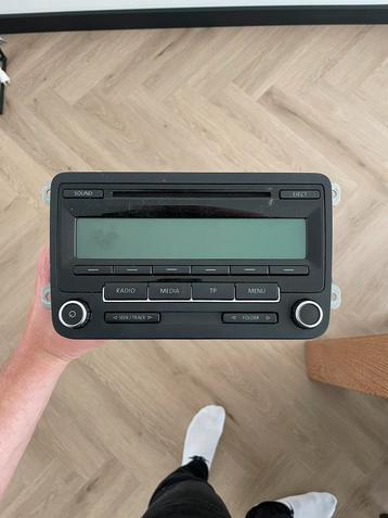 Volkswagen radio (afkomstig uit Polo)  beschikbaar voor biedingen