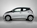 Toyota Aygo 1.0 VVT-i x-play Automaat | Camera | Multimedia, Stof, Gebruikt, Zwart, 4 stoelen
