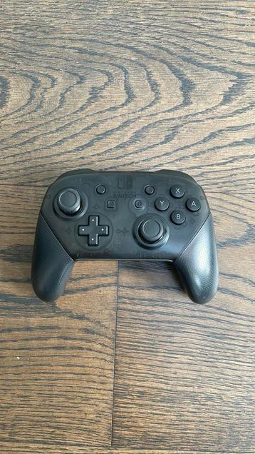 Nintendo Switch Pro Controller - origineel beschikbaar voor biedingen