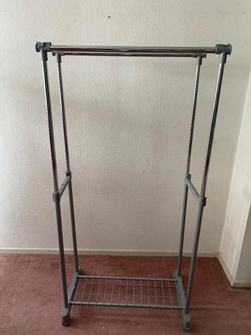 Kledingrek Livarno (Lidl) - verstelbaar, plank + wieltjes beschikbaar voor biedingen