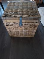 Rieten mand, Huis en Inrichting, Woonaccessoires | Schalen en Manden, Ophalen, Zo goed als nieuw, Riet