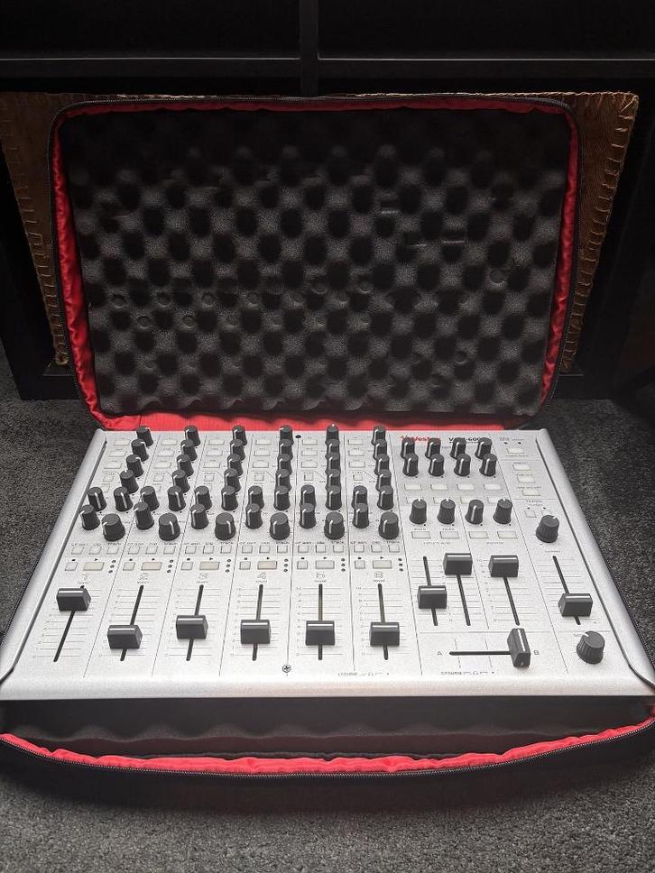 Vestax VCM-600 Ableton Live controller, Muziek en Instrumenten, Midi-apparatuur, Gebruikt, Ophalen of Verzenden